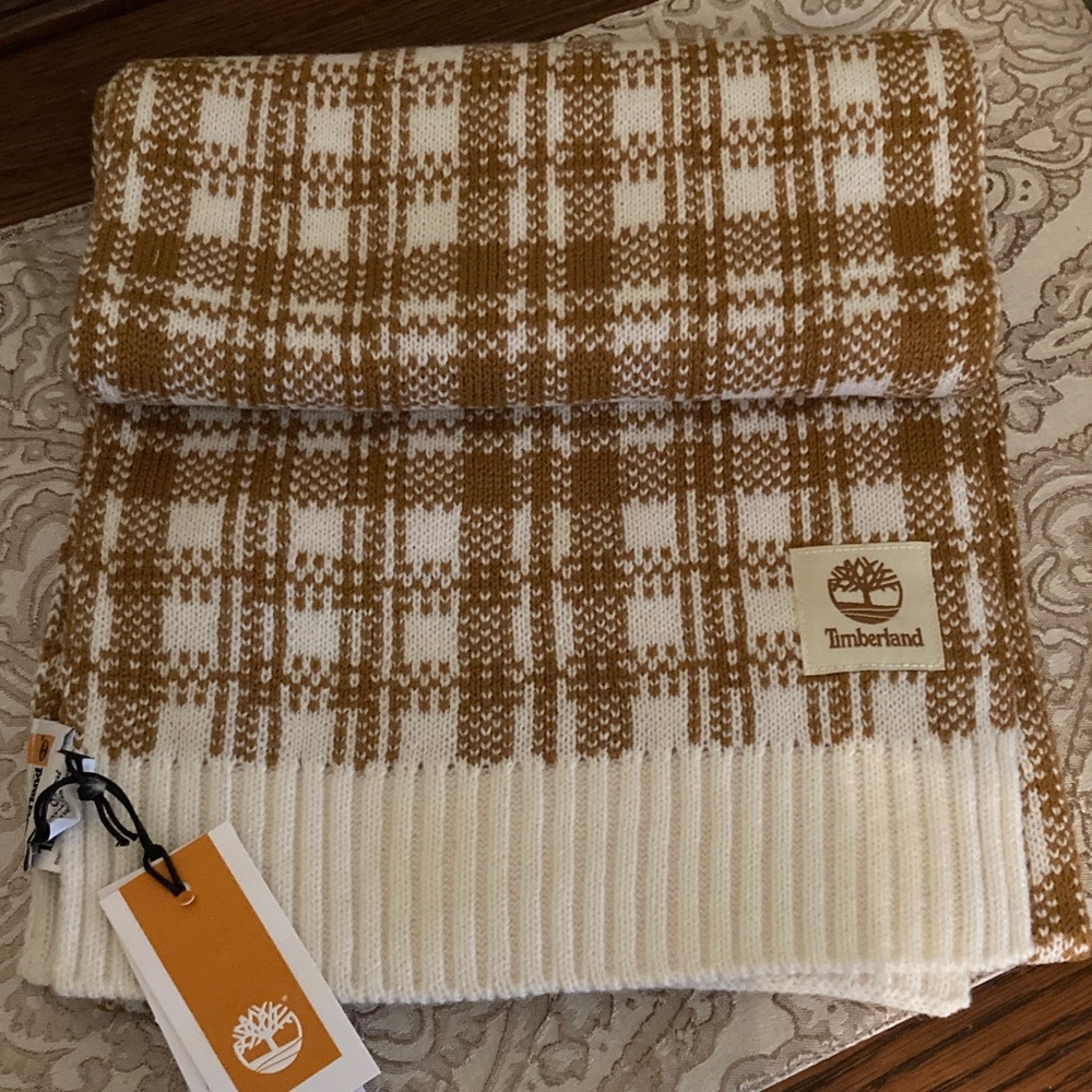 Timberland NWT Wheat and Cream Buffalo Plaid Scarf. 65” x 10”